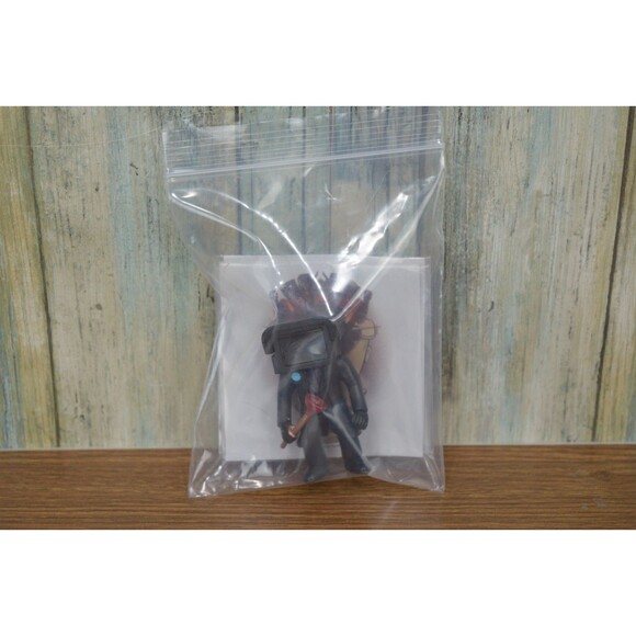 Skibidi Toilet Plungerman Figure Series 1 Bonkers Toys 2.5" Cameraman Red Plunge - Picture 7 of 7